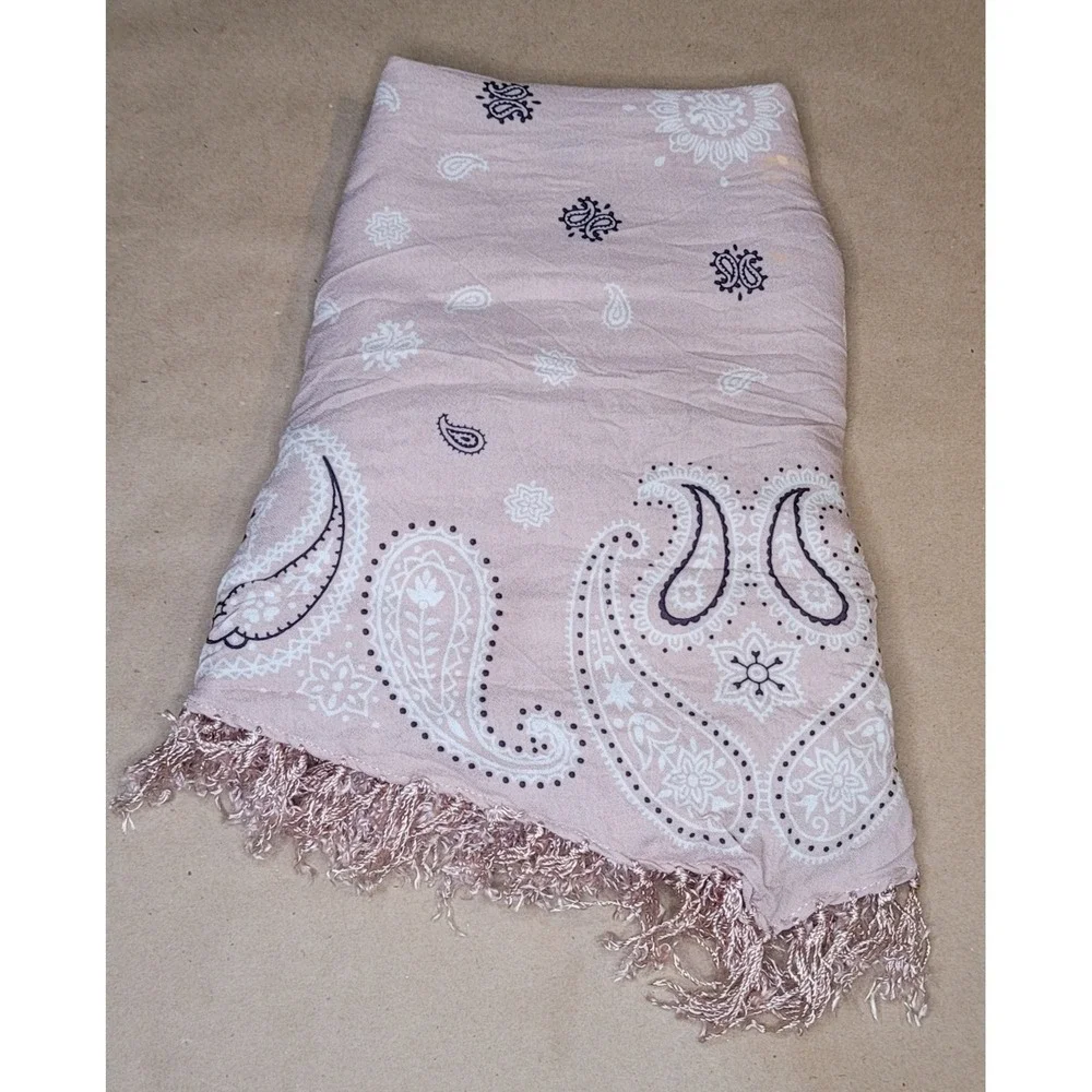 Women's Triangle Bandana Scarf Pink‎ with Paisley Print Lightweight Wrap Boho